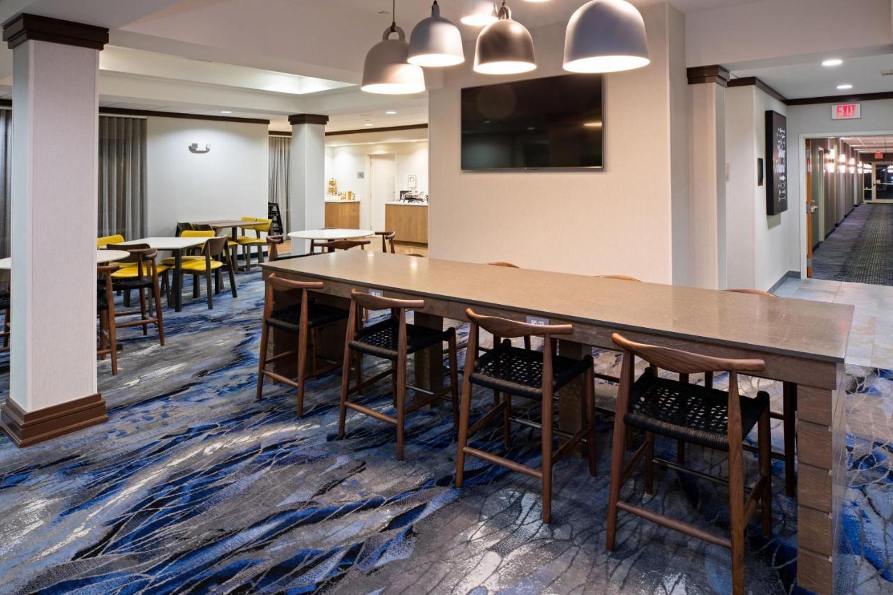 Fairfield Inn & Suites By Marriott Elizabethtown Bagian luar foto